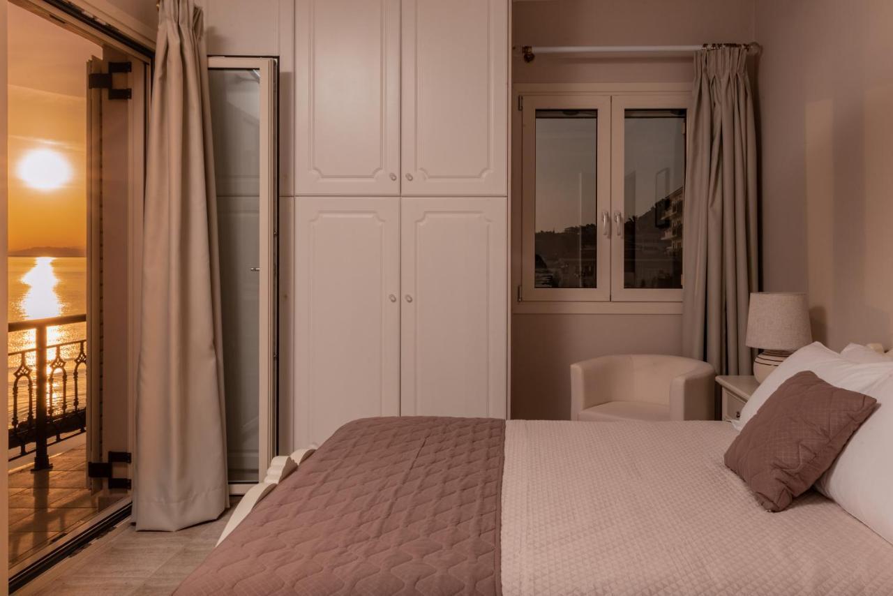 Villa Elizabeth - Seafront Classic Villa! アルガッシ エクステリア 写真
